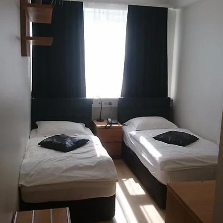 101 Otel 3*